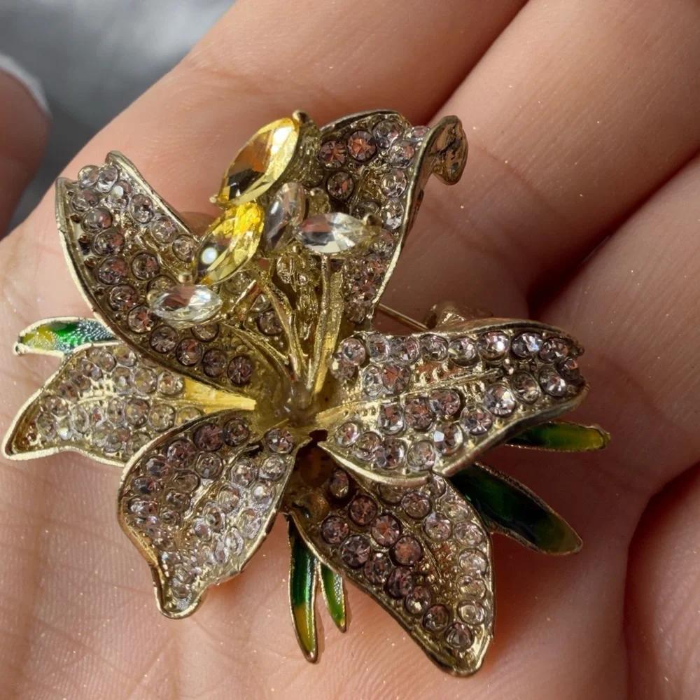 Gold and Green Floral Brooch